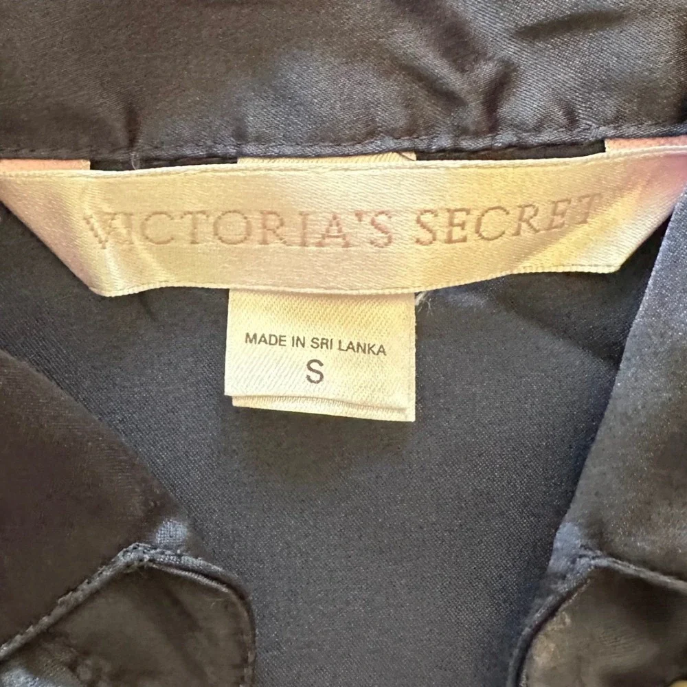 VICTORIA'S SECRET | Women's Satin‎ Button Up Long Sleeve Sleep Shirt, Size S